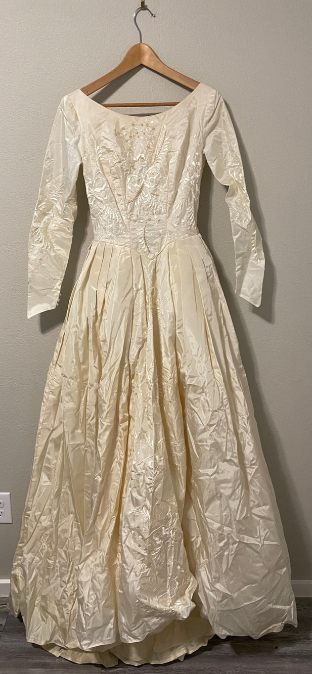 Vintage Dress Womens 6 White Satin Embroidered Ball Gown Wedding Bridal FLAW
